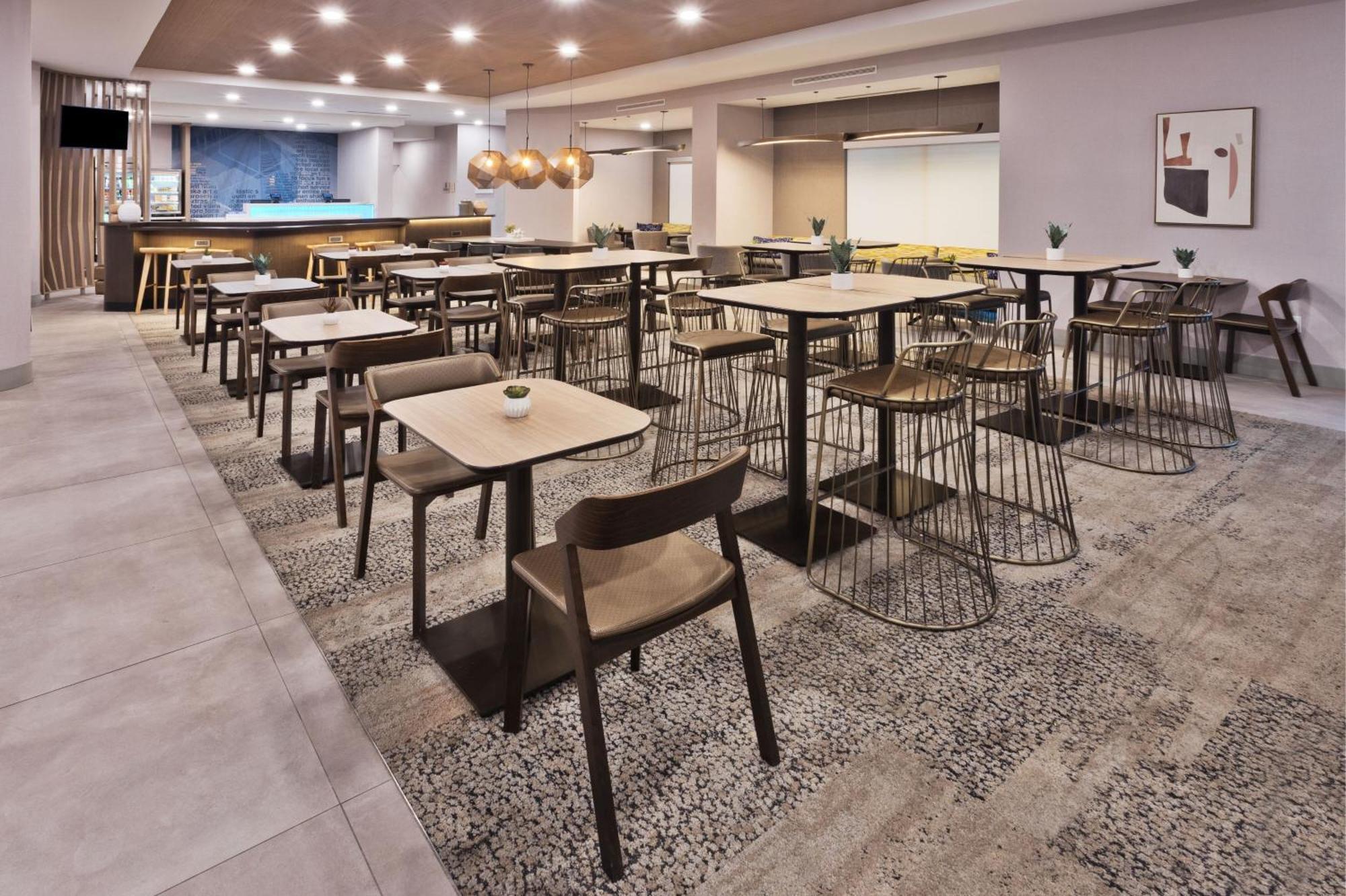 Springhill Suites Birmingham Colonnade Exteriér fotografie